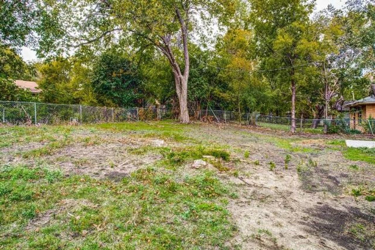 7027 Coleshire Dr - Photo 6 of 22