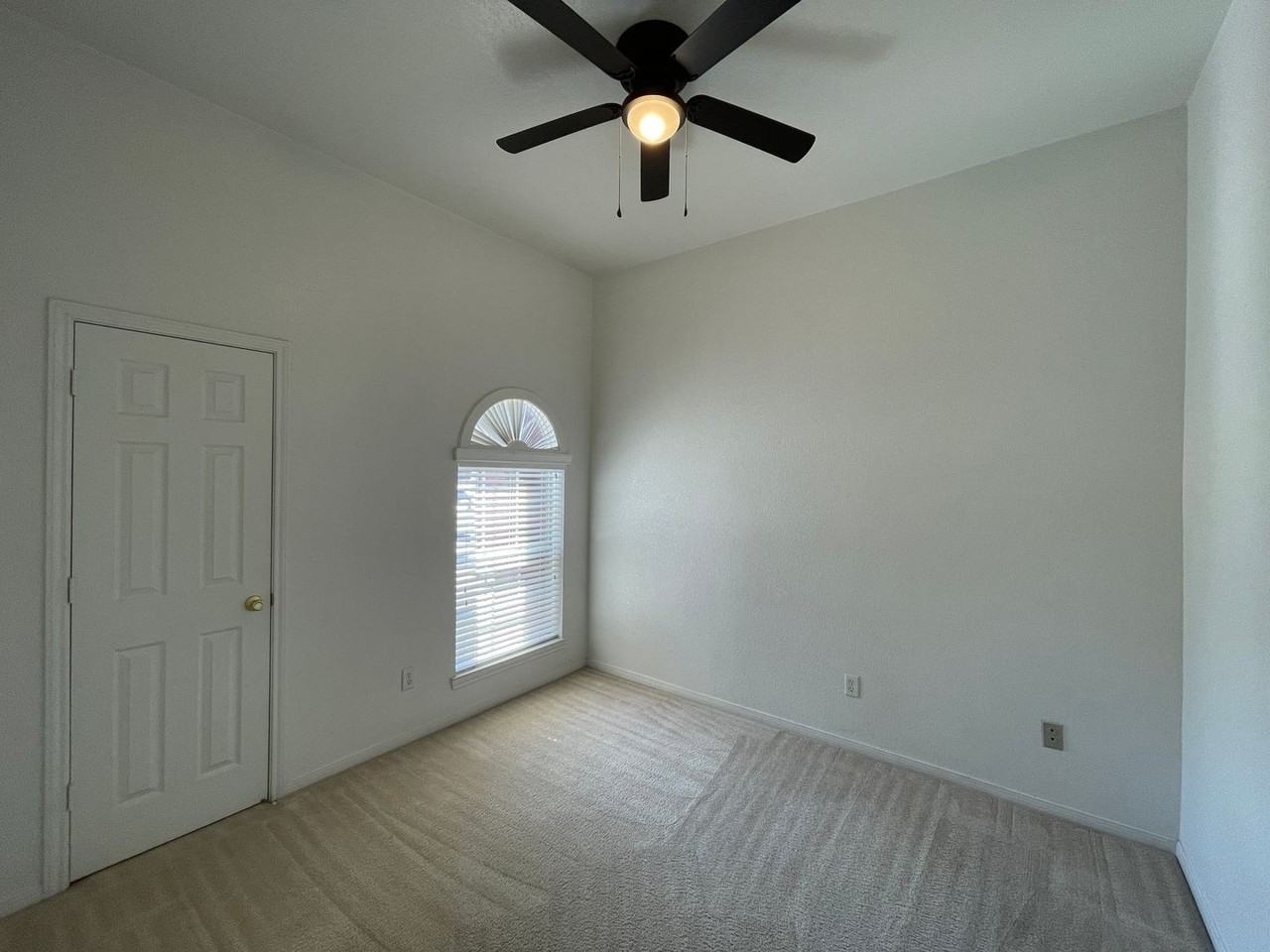 4205 Capri Dr - Photo 7 of 21