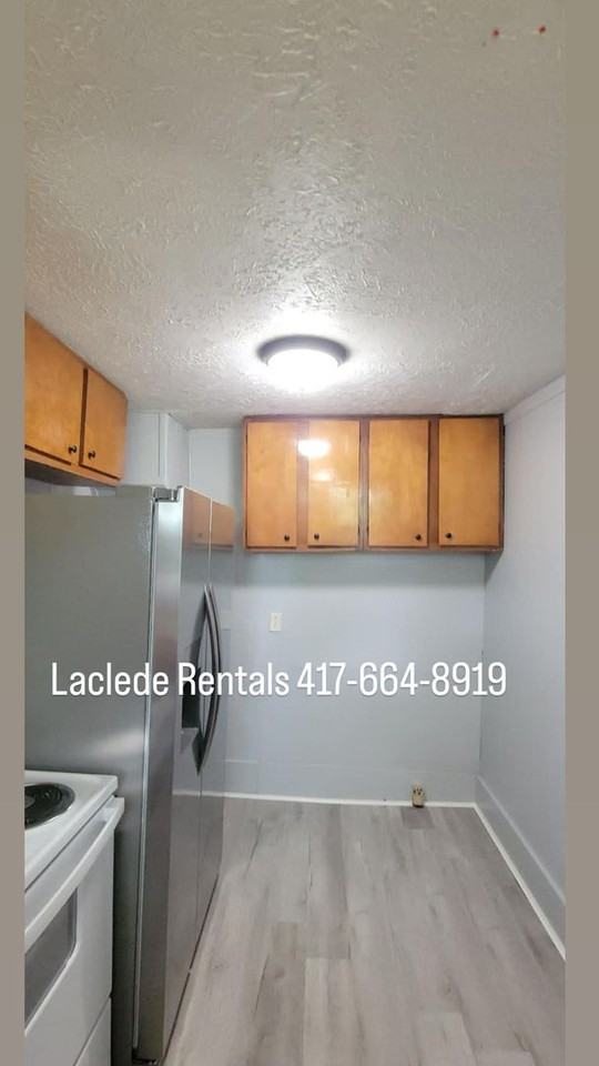 325 W 2nd St - Photo 5 of 11
