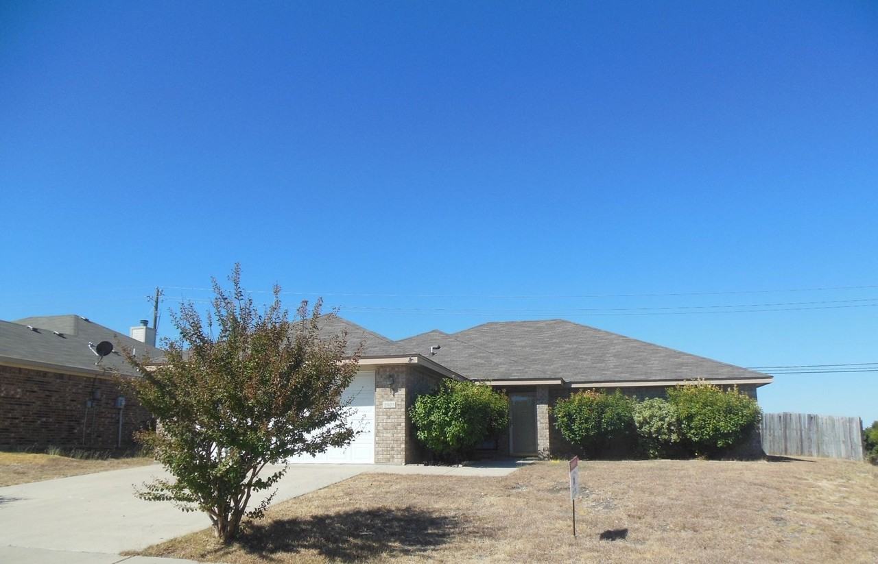 2903 Westwood Dr - Photo 2 of 22