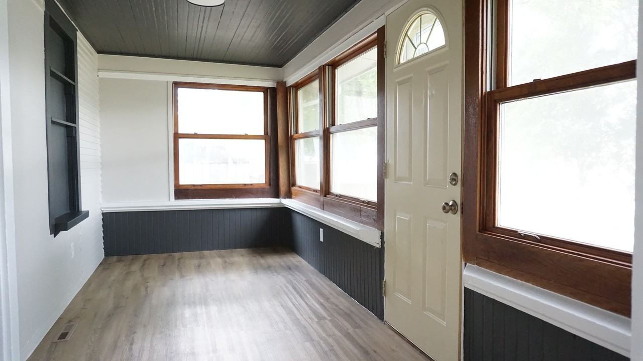 217 7th Ave Ne - Photo 4 of 14