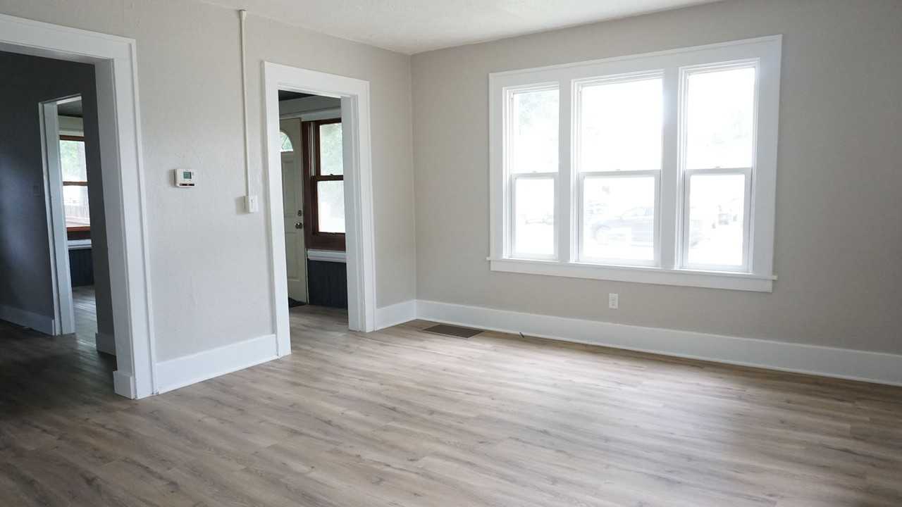 217 7th Ave Ne - Photo 5 of 14