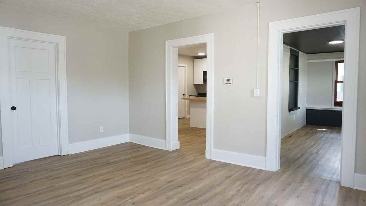 217 7th Ave Ne - Photo 7 of 14