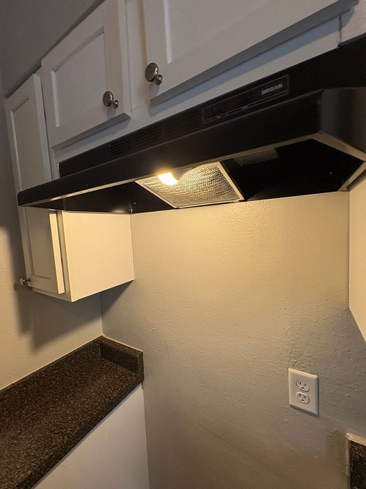 993 Gordon St - Photo 2 of 14