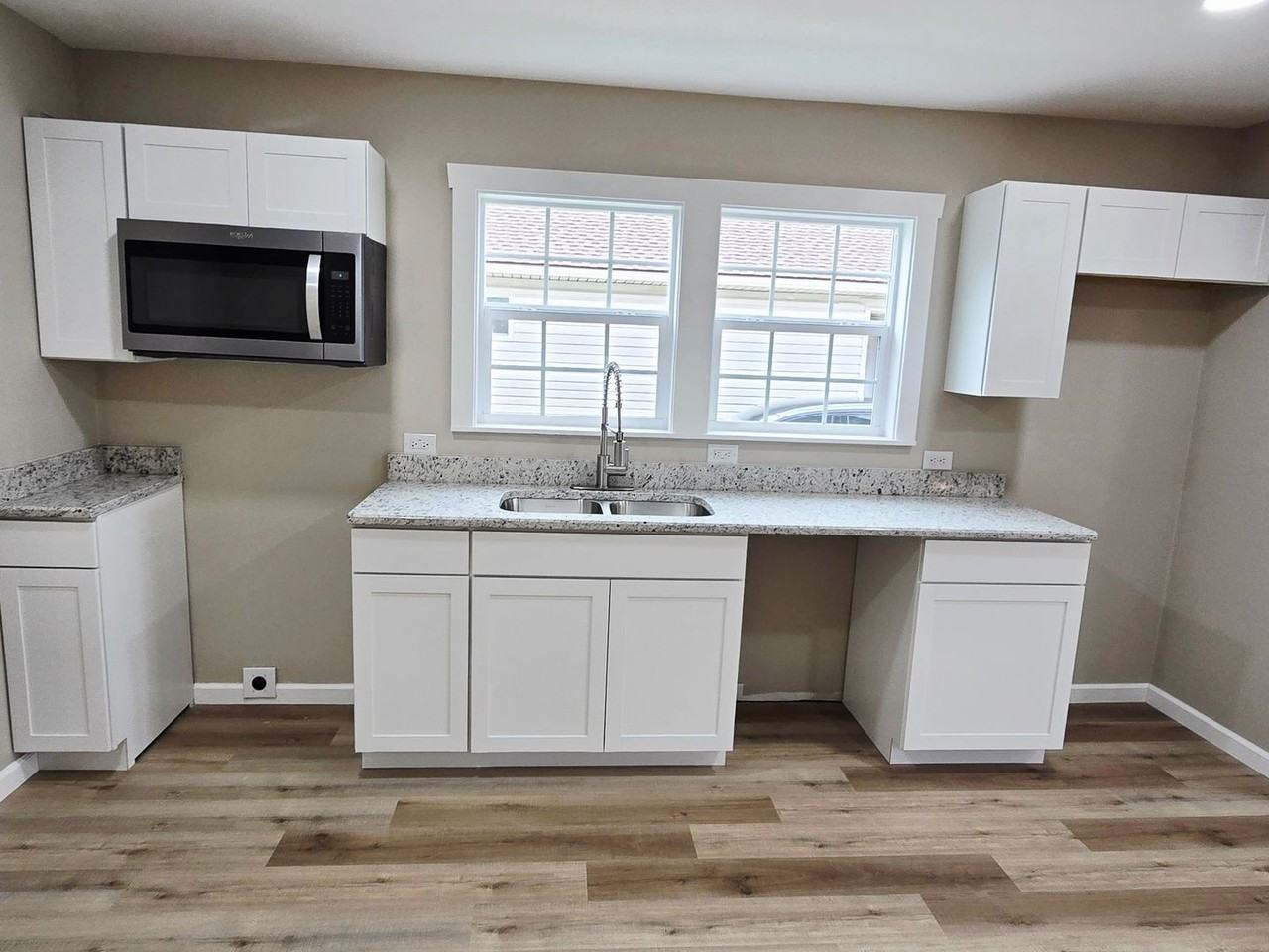 1308 W Walker St - Photo 7 of 15