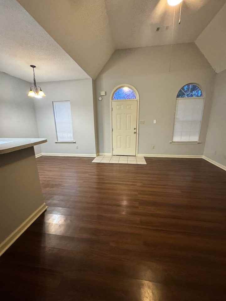 1271 Brady Hollow Ln - Photo 2 of 15