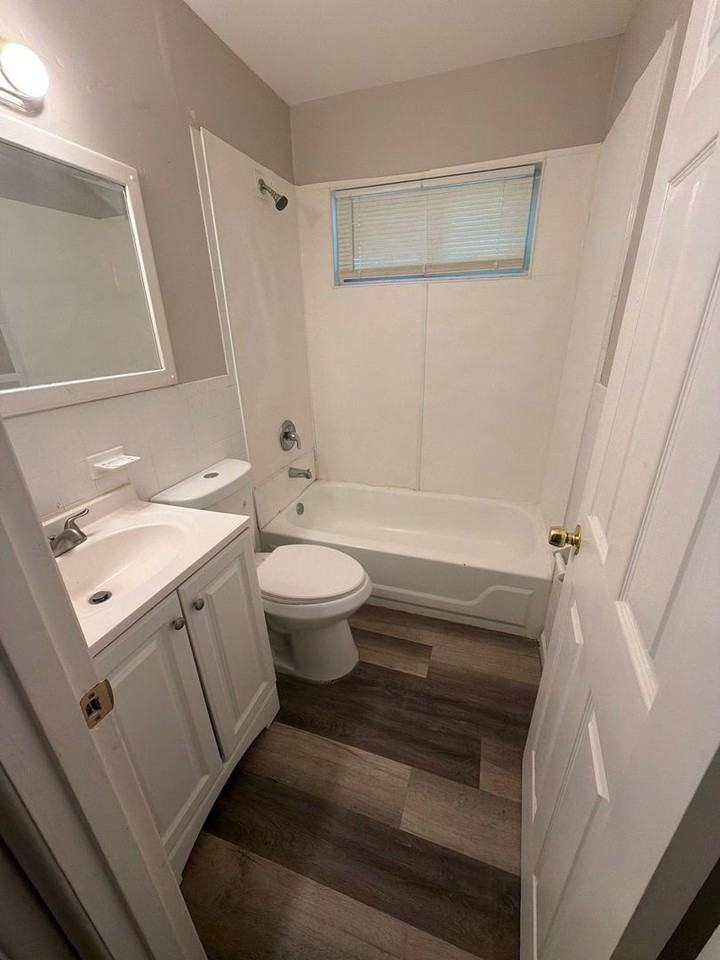 10650 Dunkeld Cir - Photo 7 of 16