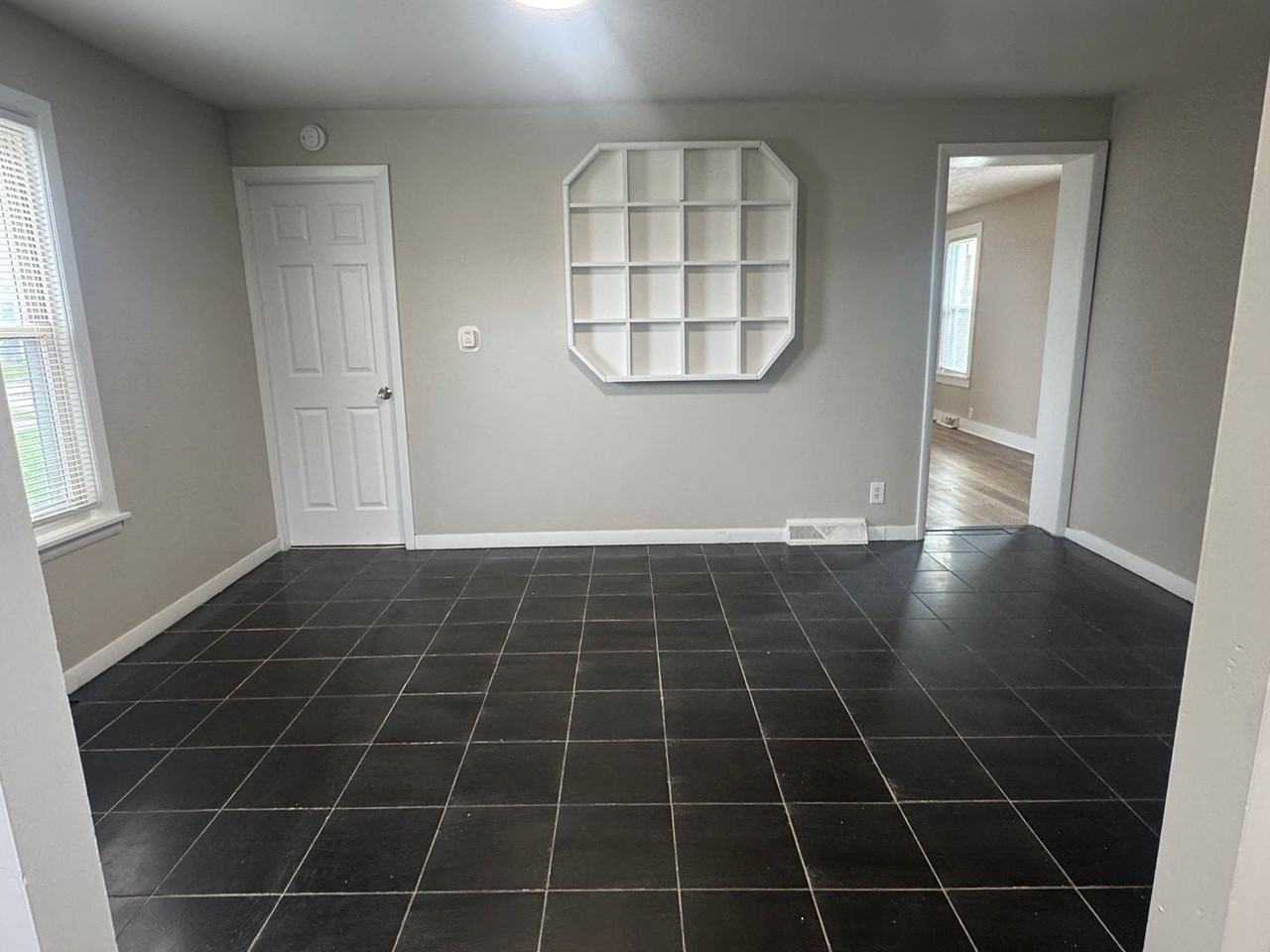109 Stenson St - Photo 3 of 20