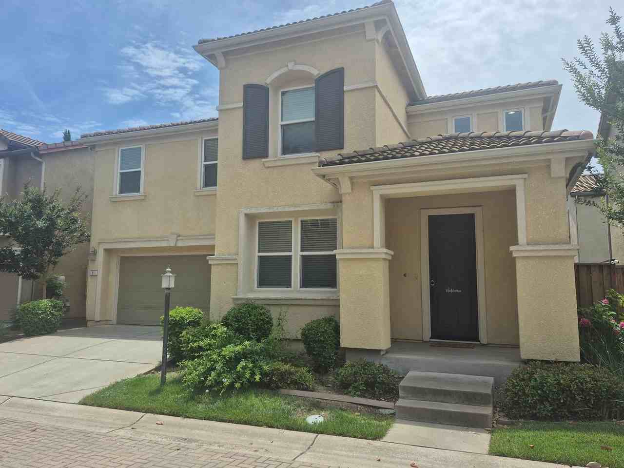 11 Long Warf Pl - Photo 2 of 23