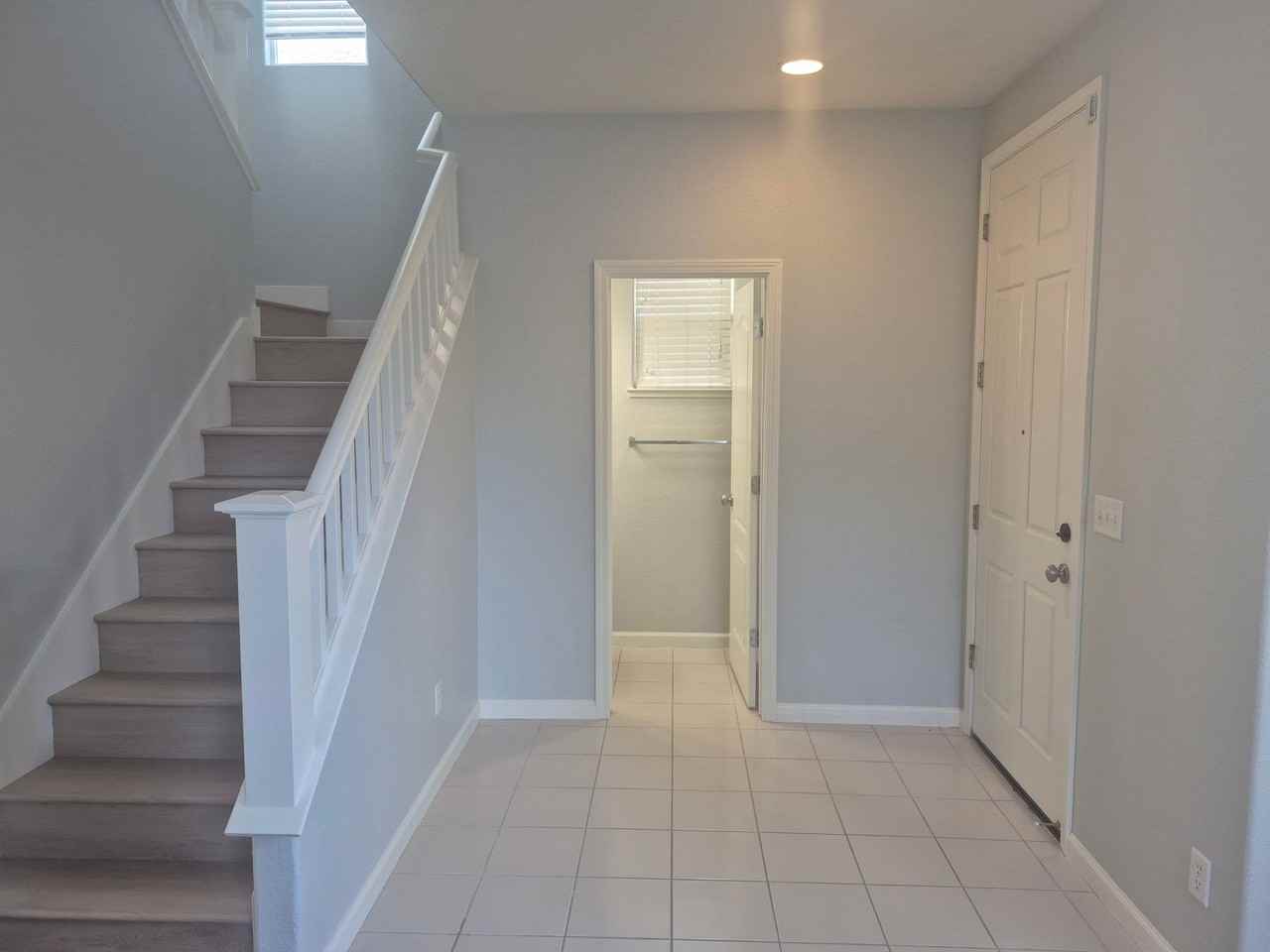 11 Long Warf Pl - Photo 5 of 23