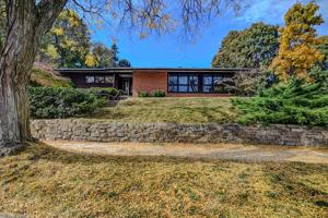 featured image of 4746 Lafayette Dr