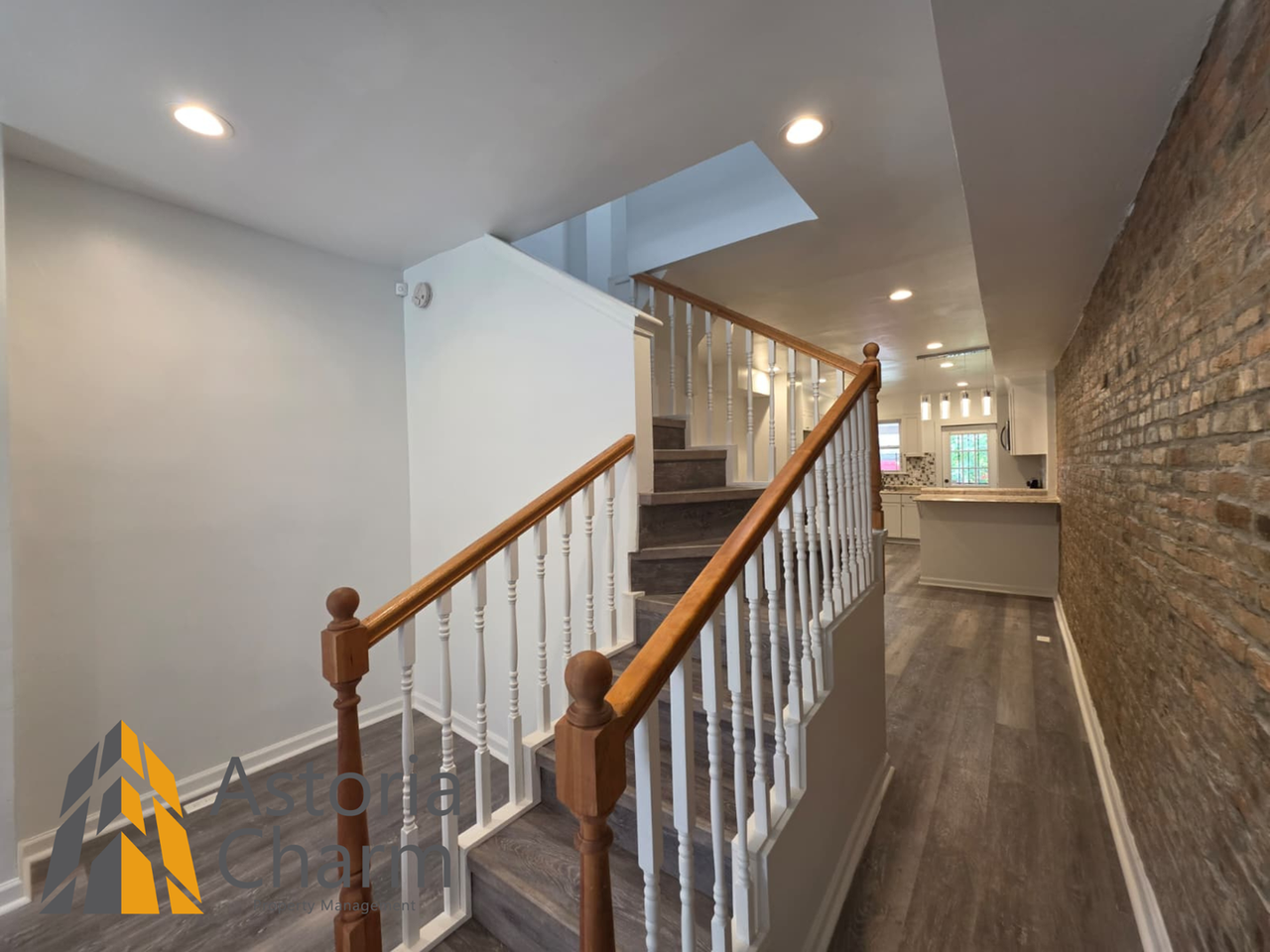519 E 28th St - Photo 4 of 43