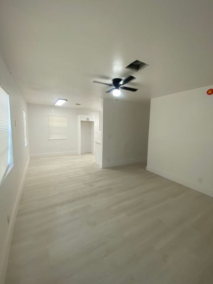 540 Nw 31st Ave - Photo 2 of 18