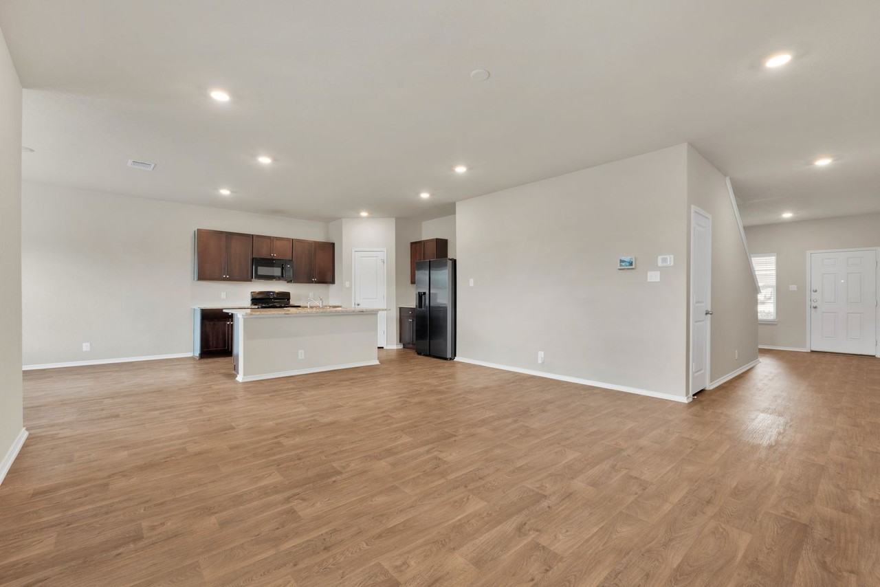 10404 Howgate - Photo 6 of 24