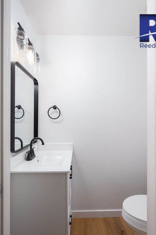 1034 Hanford Ave - Photo 7 of 14