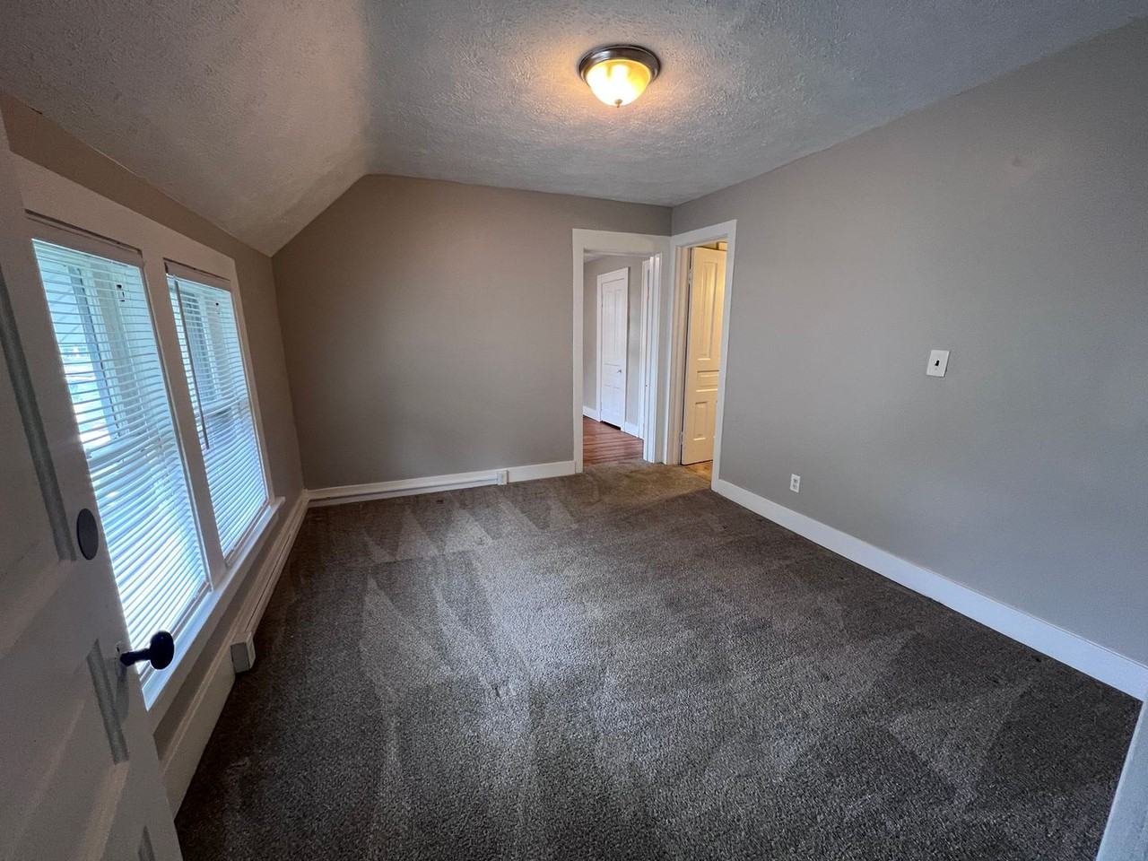 1140 Fremont Ave Nw - Photo 5 of 11