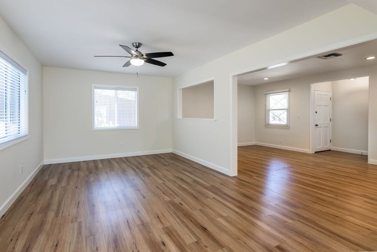22436 Avenue San Luis - Photo 2 of 25