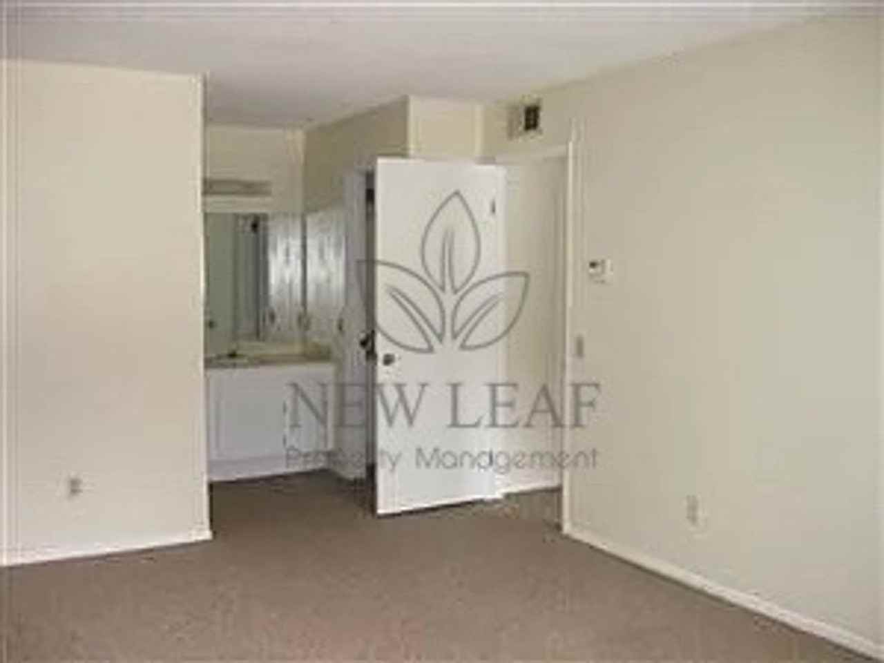 3054 Gladstone St #4 - Photo 5 of 19
