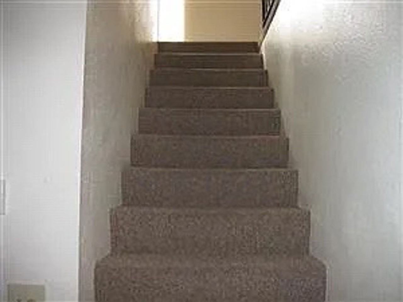 3054 Gladstone St #4 - Photo 4 of 24