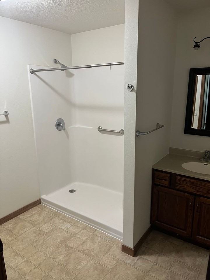 930 1st St Ne - Photo 4 of 6