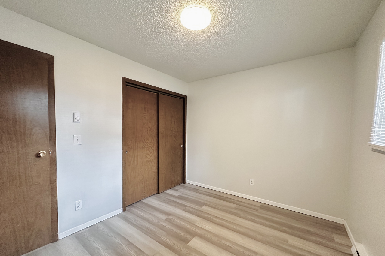 319 E 6th St - Photo 5 of 15
