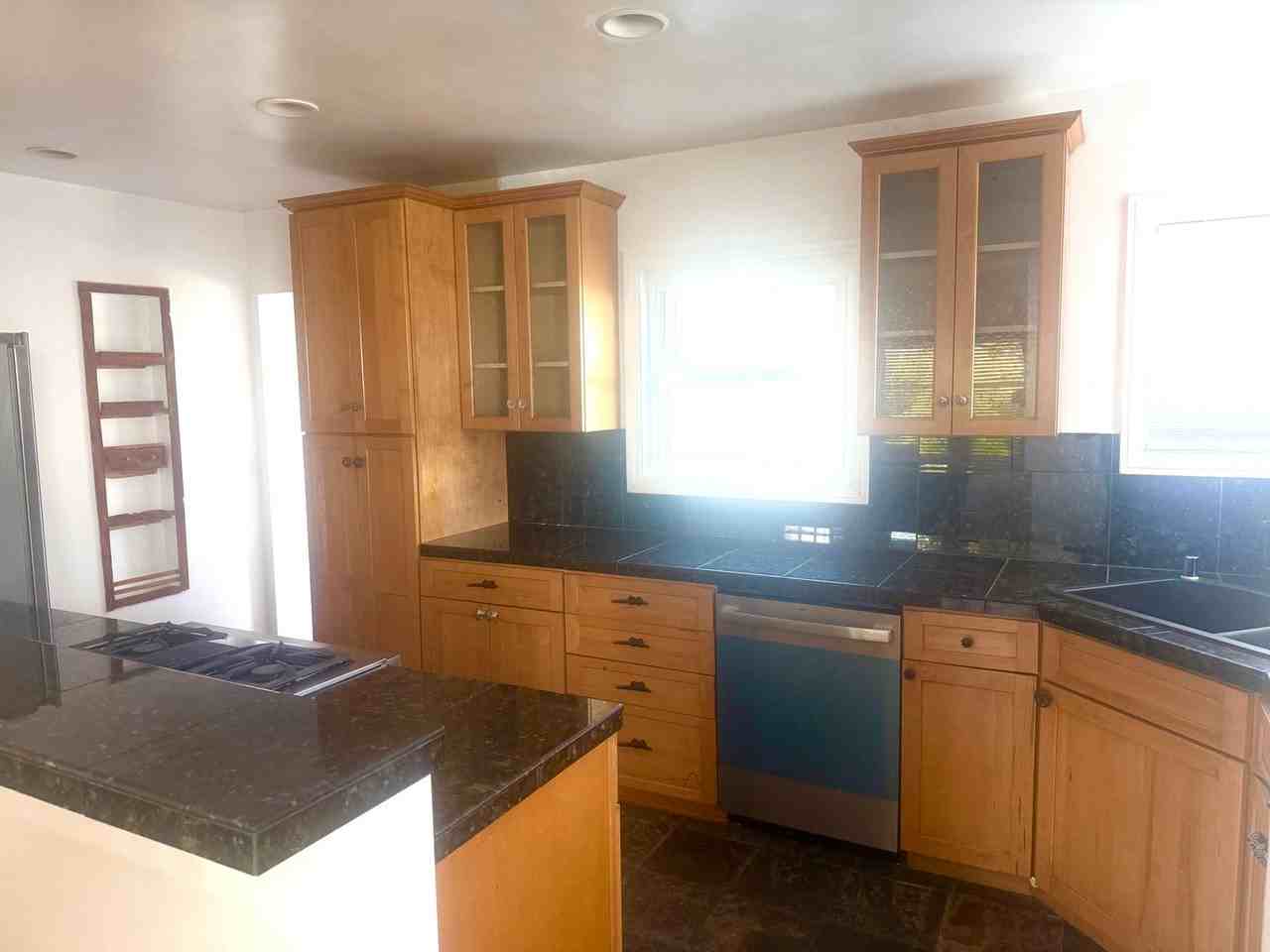 528 N Maria Ave - Photo 5 of 12
