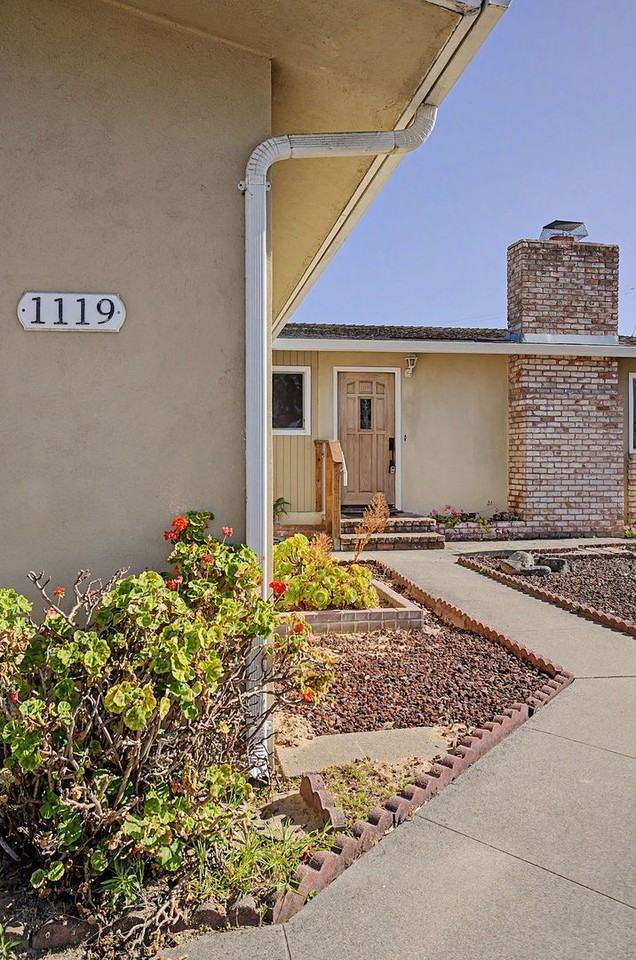 1119 Sunnyhill Ct - Photo 3 of 31