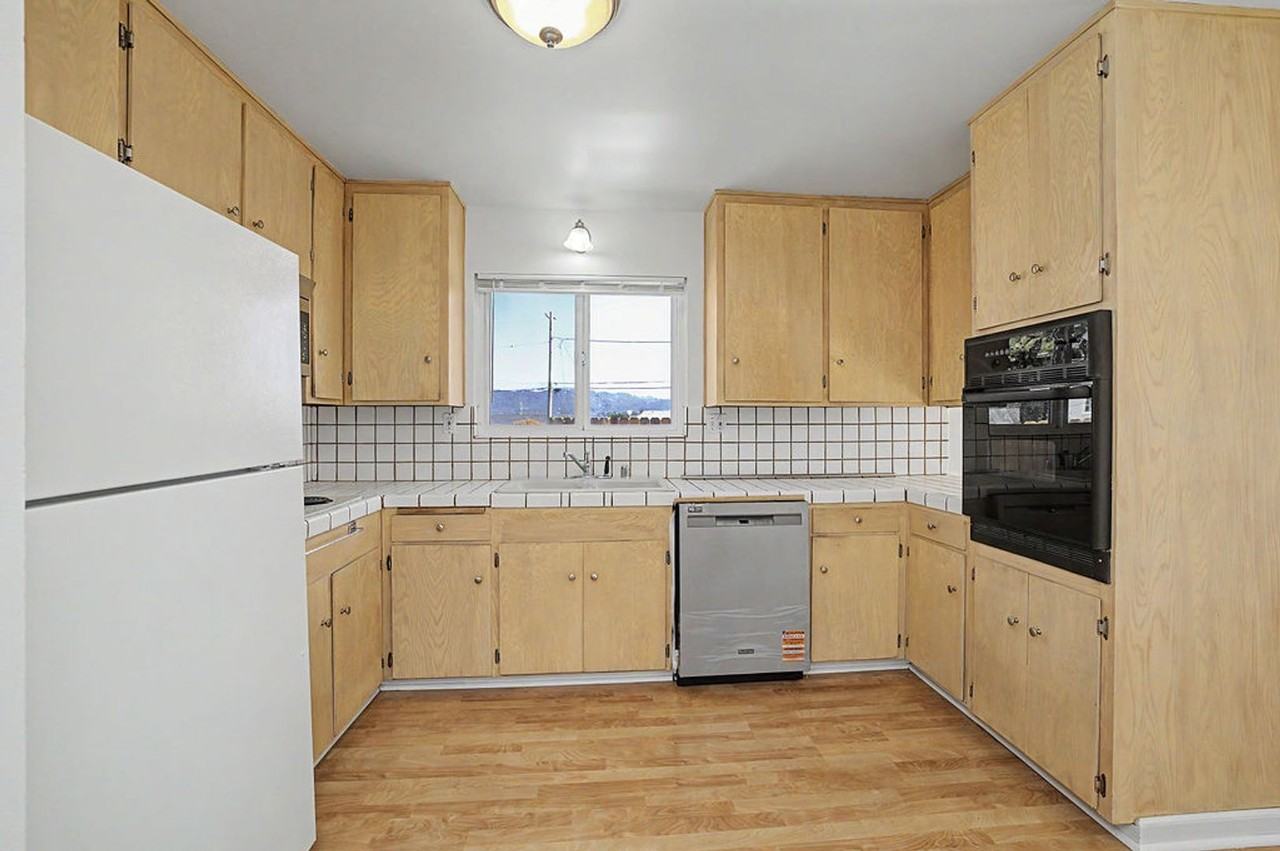 1119 Sunnyhill Ct - Photo 7 of 31