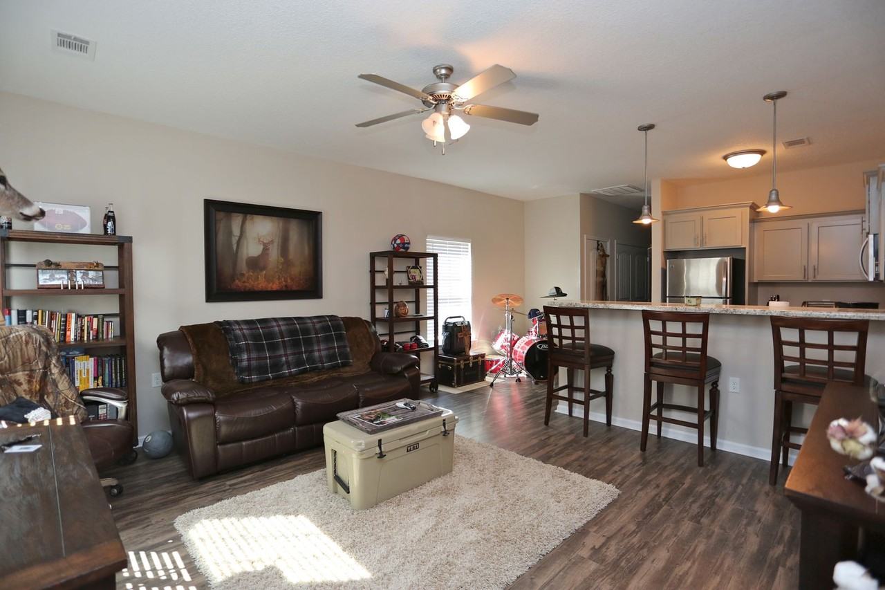 218 Herschel Dr #D - Photo 3 of 7
