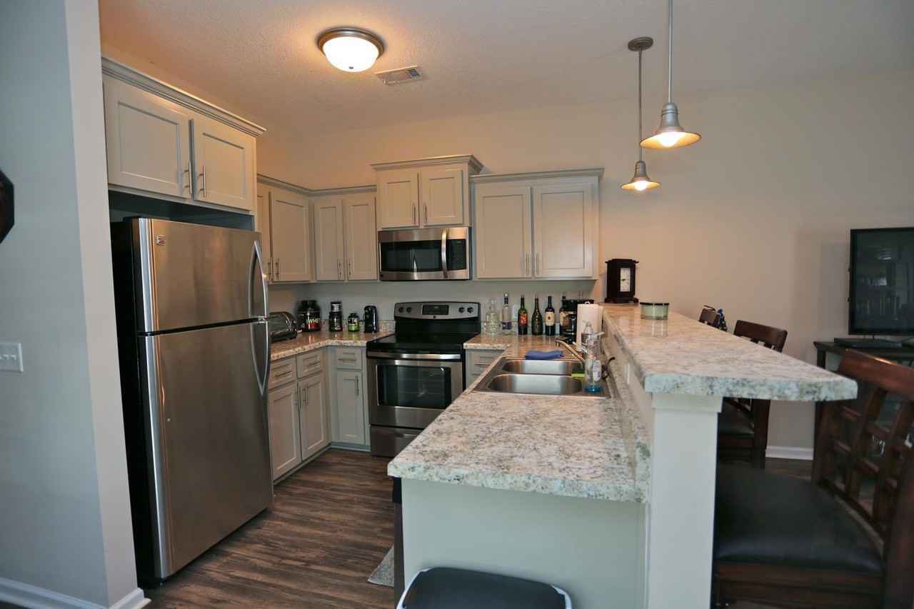 218 Herschel Dr #D - Photo 4 of 7