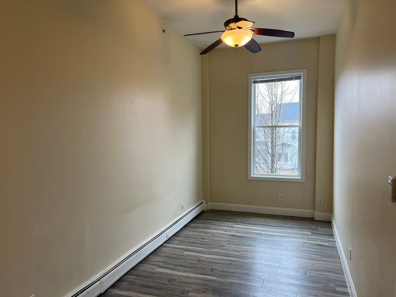 311 Main St - Photo 4 of 13