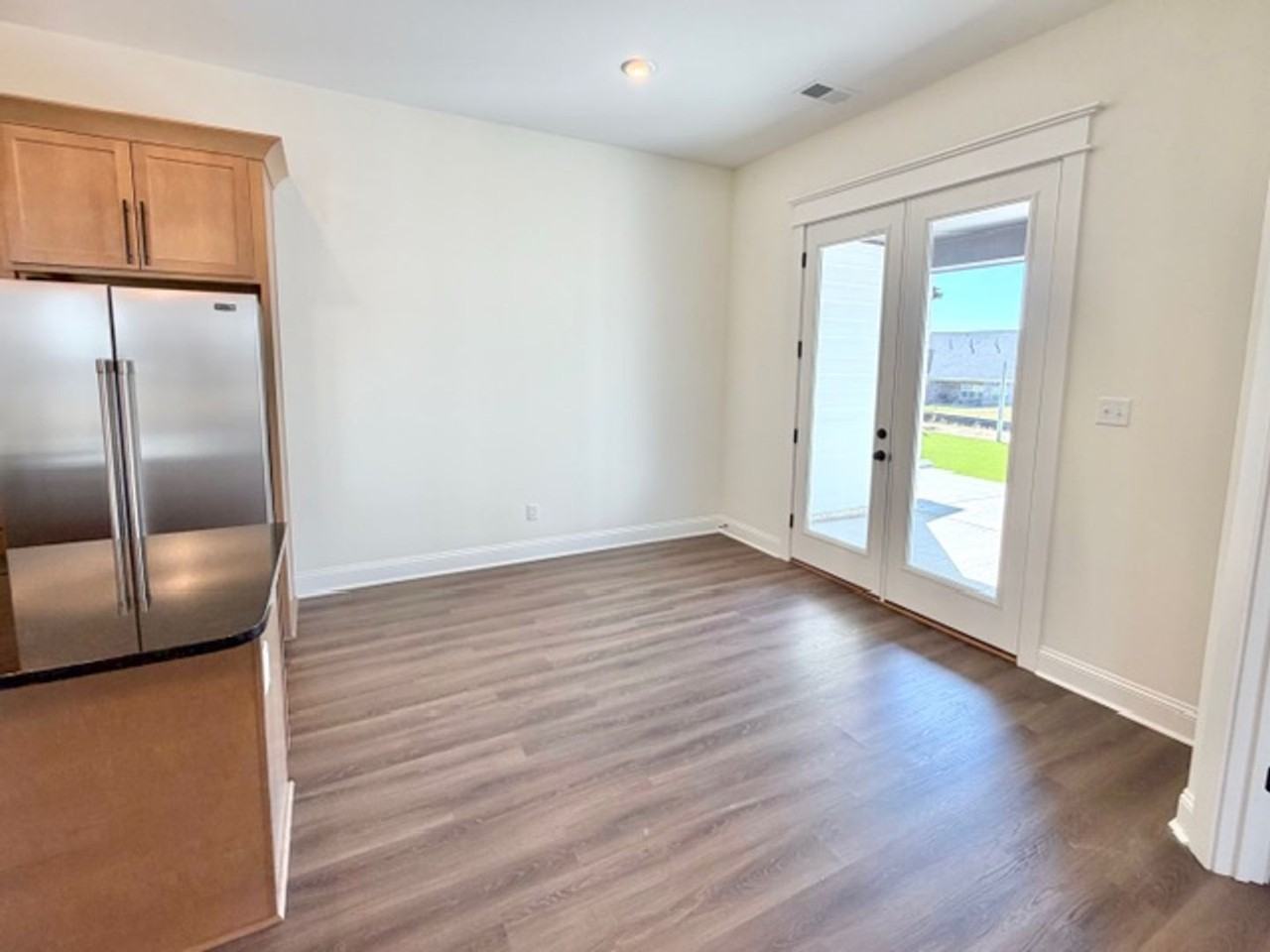 4877 Chatelet Dr - Photo 7 of 14