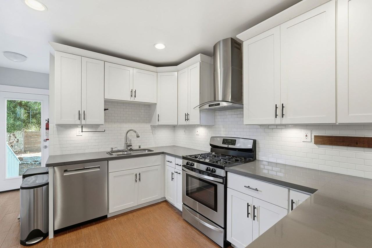 954 Cedar St - Photo 2 of 30