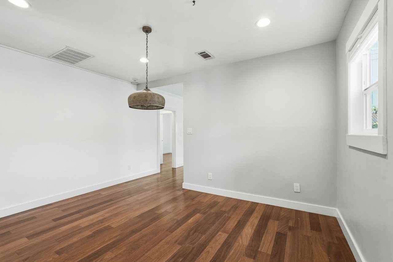 954 Cedar St - Photo 5 of 30