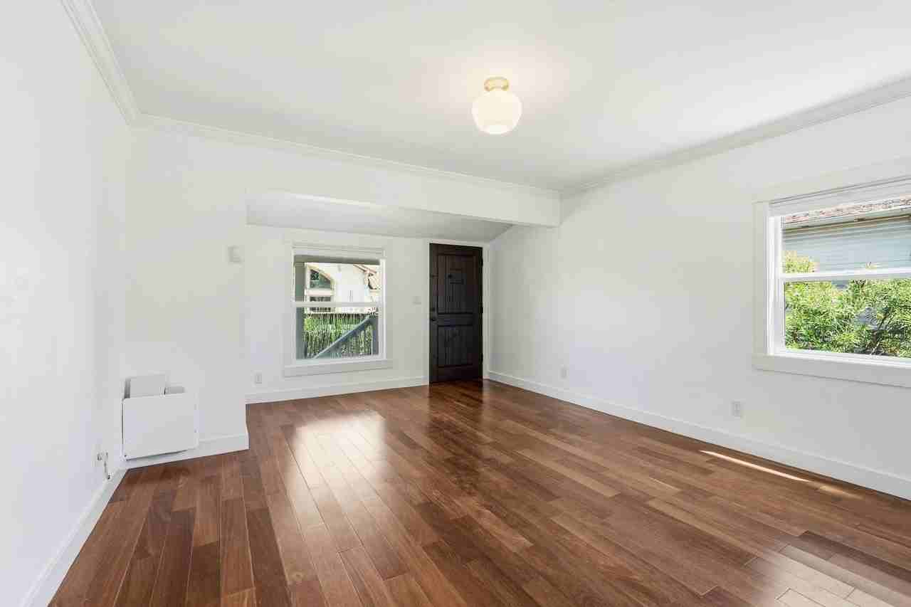 954 Cedar St - Photo 7 of 30