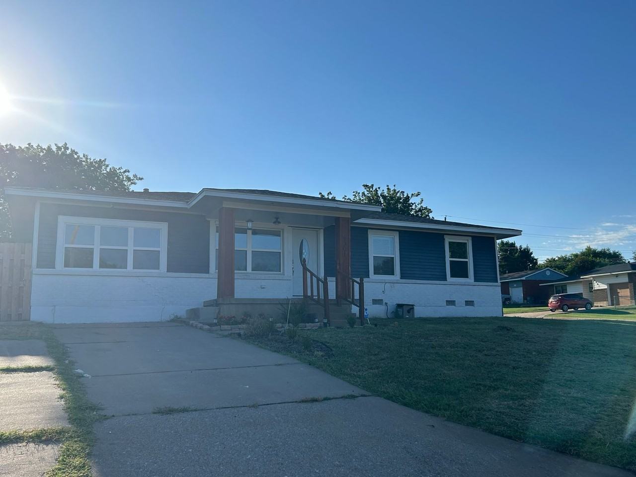 2301 Nw 36th St - Photo 2 of 32