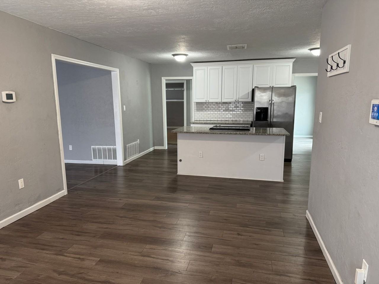 2301 Nw 36th St - Photo 3 of 32