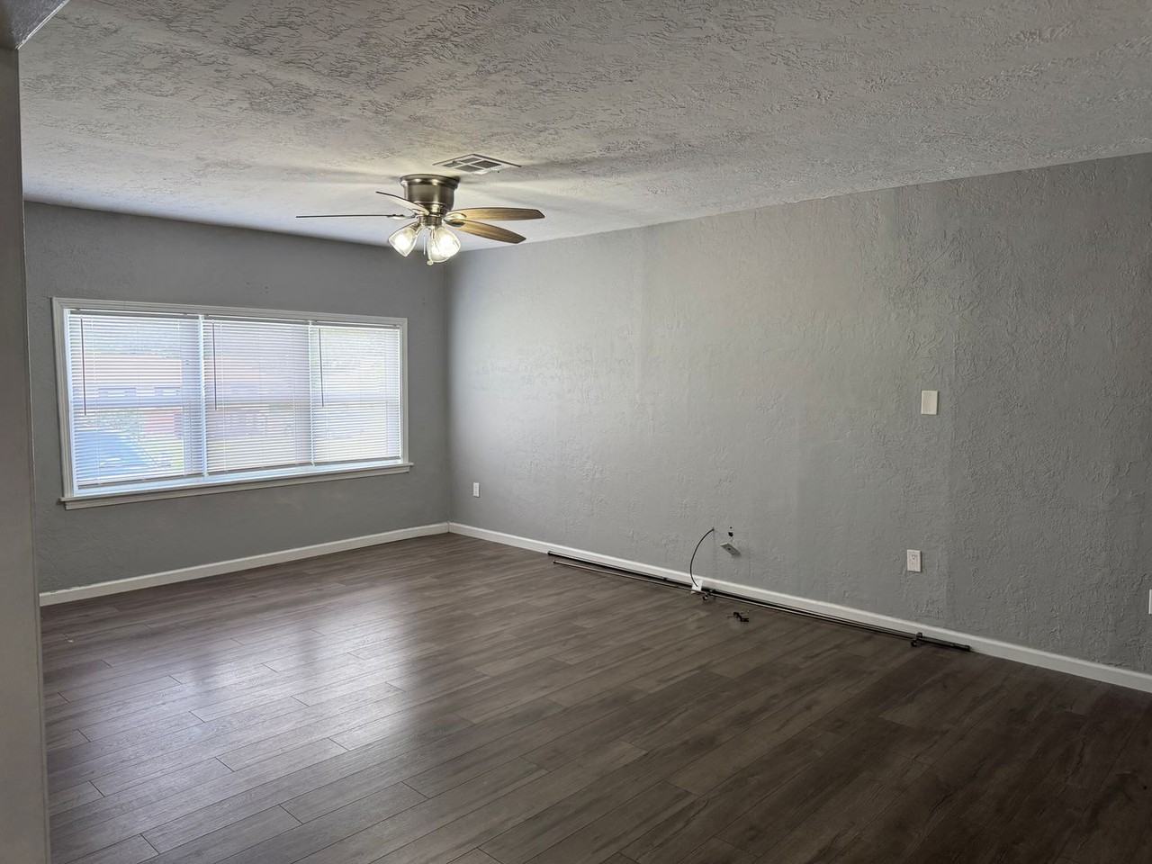 2301 Nw 36th St - Photo 6 of 32