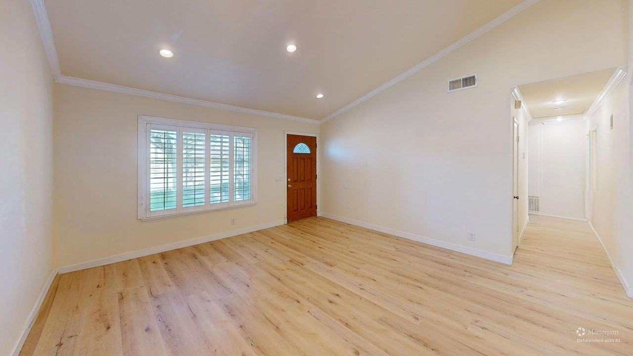 10664 Harmony Dr - Photo 2 of 12