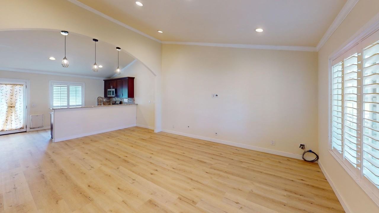 10664 Harmony Dr - Photo 3 of 12