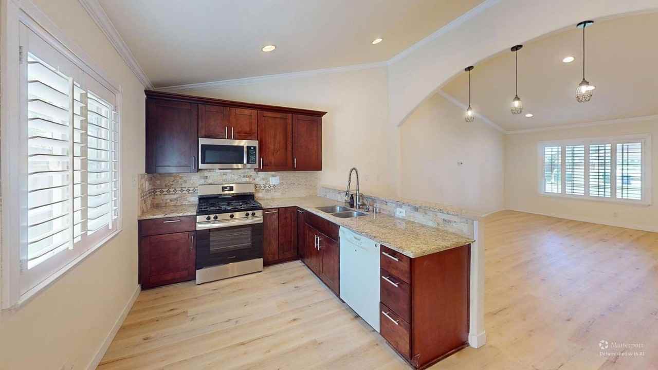 10664 Harmony Dr - Photo 5 of 12