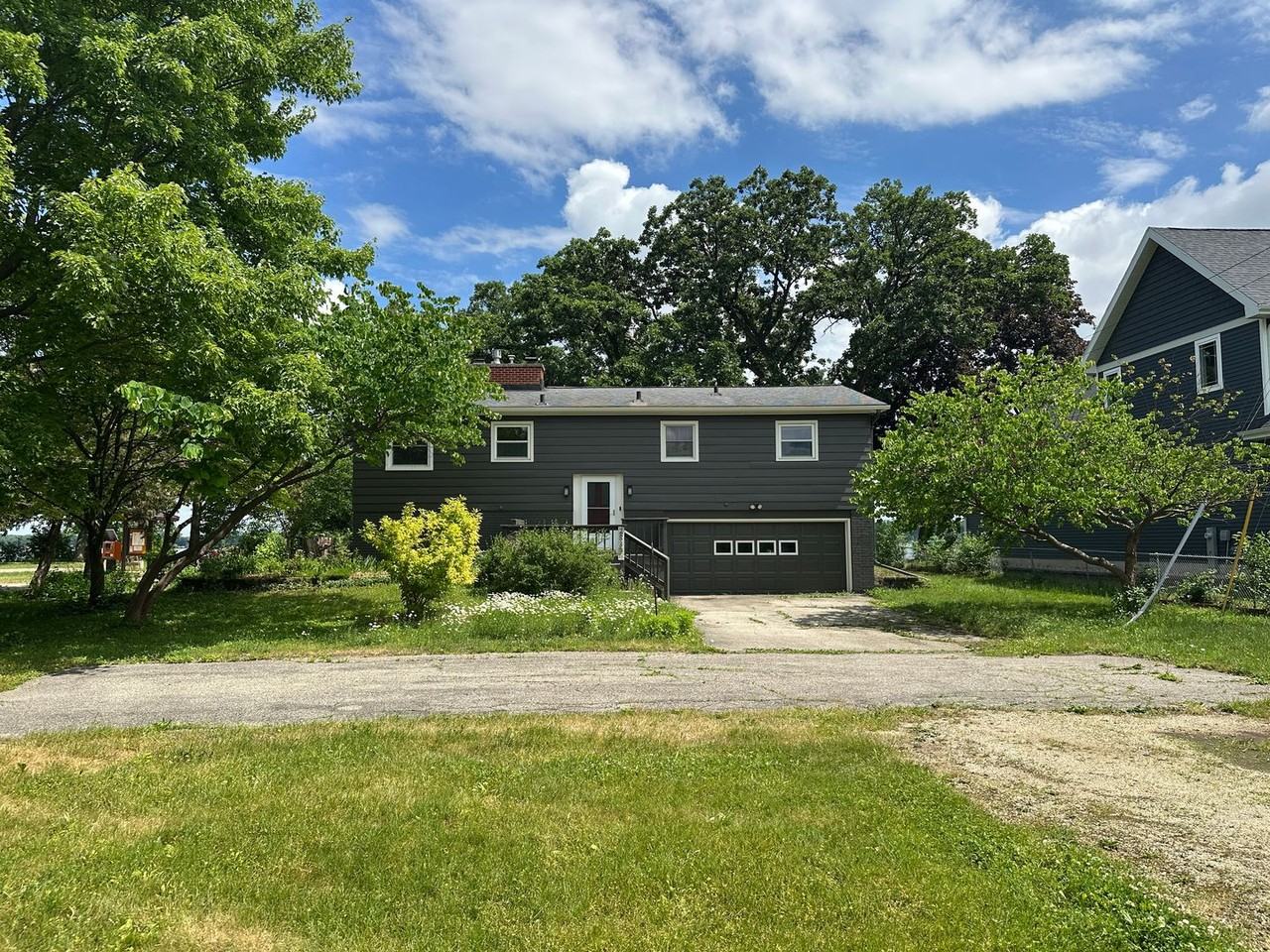 2830 Waubesa Ave - Photo 2 of 50