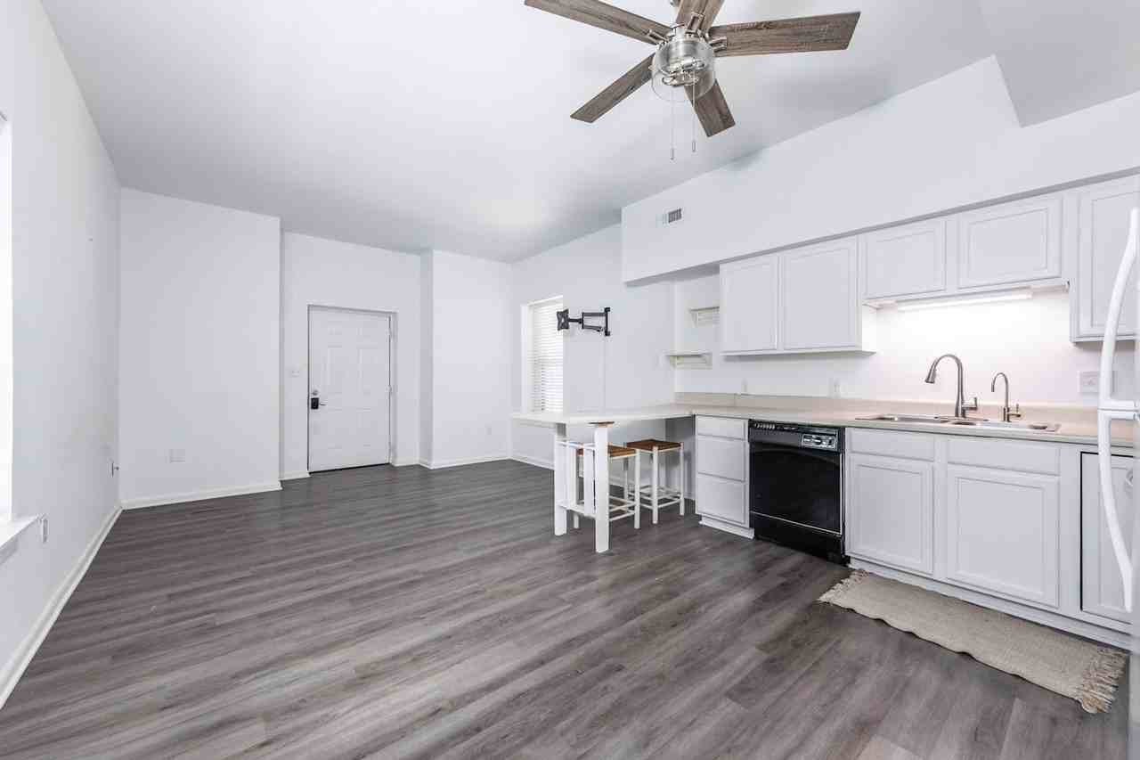 310 Patriot Ln Unit M - Photo 5 of 10