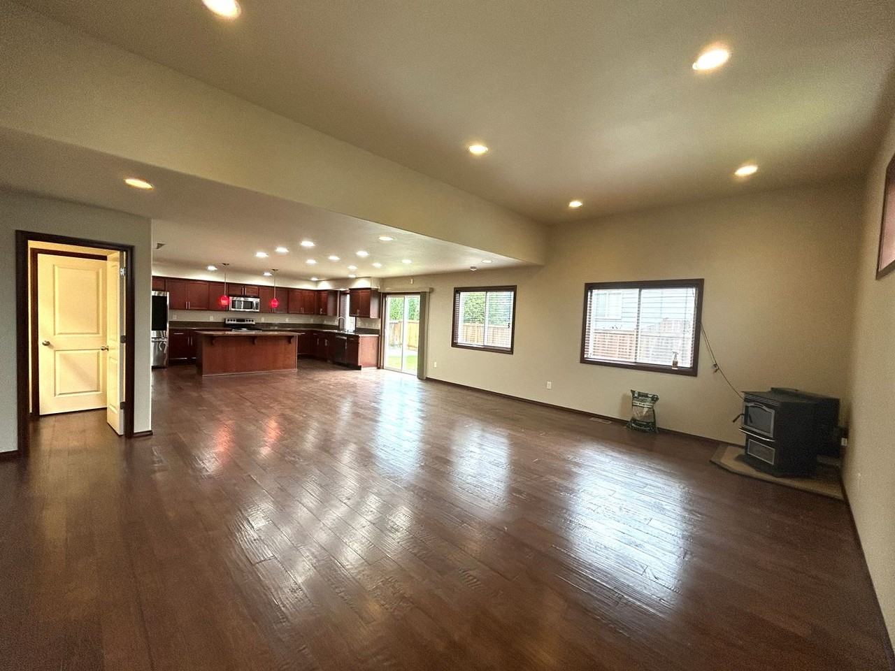 8127 178th Pl Ne - Photo 4 of 25