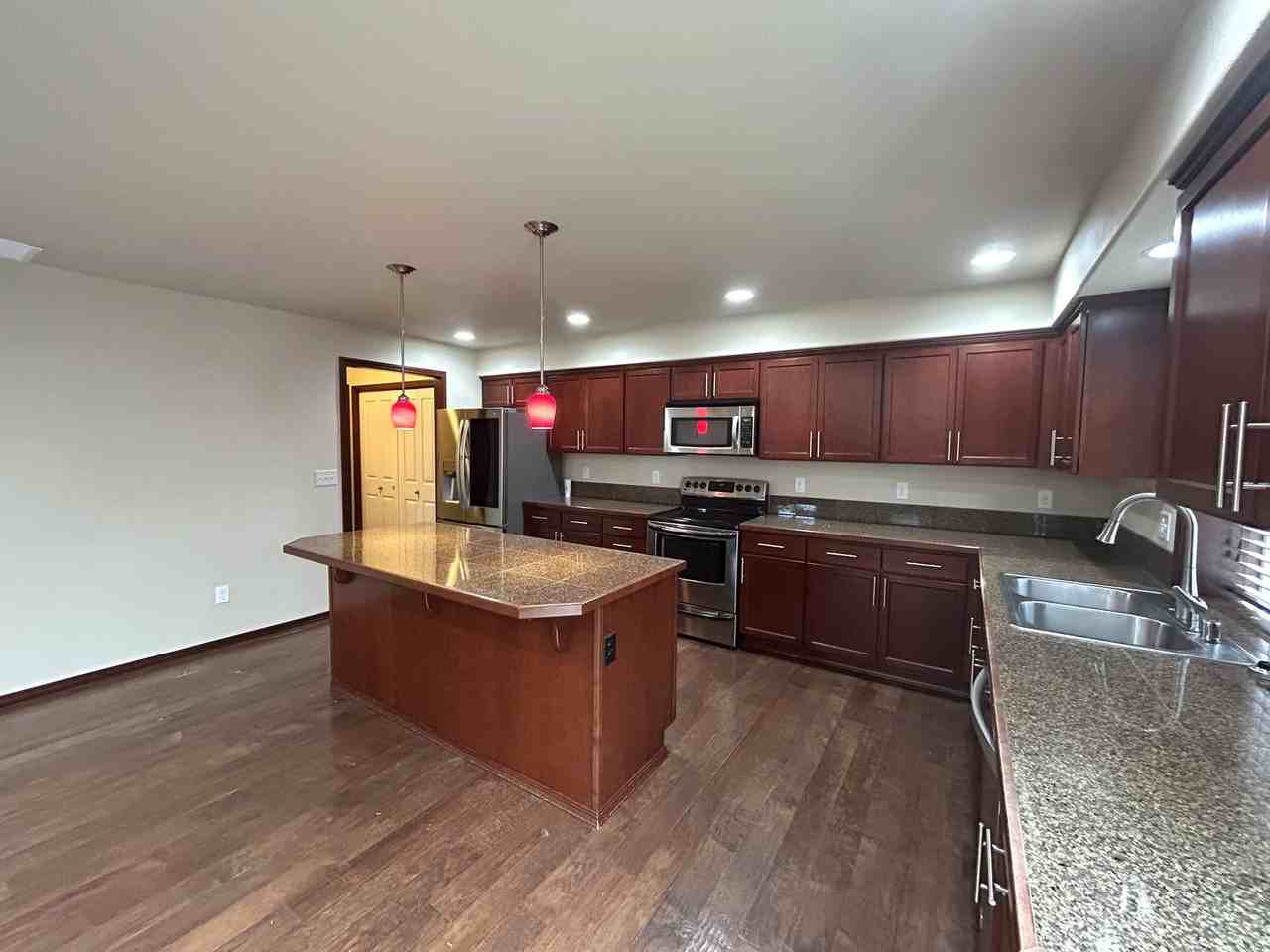 8127 178th Pl Ne - Photo 7 of 25