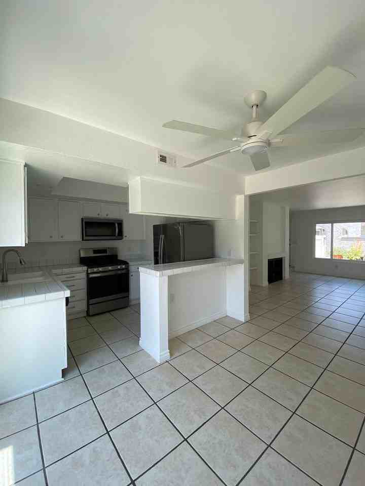 4675 Twintree Dr #5 - Photo 7 of 22