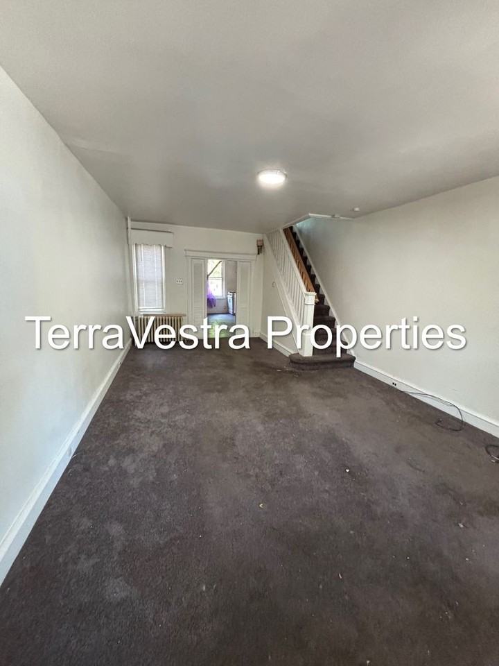 433 Viola St - Photo 3 of 6
