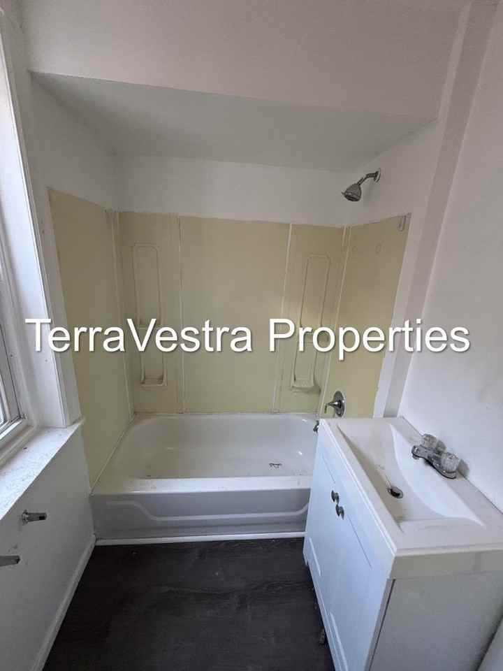 433 Viola St - Photo 6 of 6