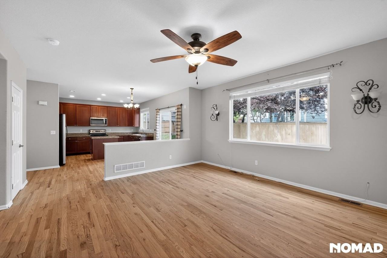 11055 Chesmore St - Photo 5 of 31