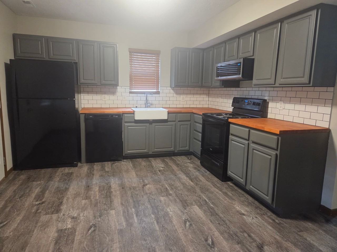 109 S 1st St #1 - Photo 2 of 11